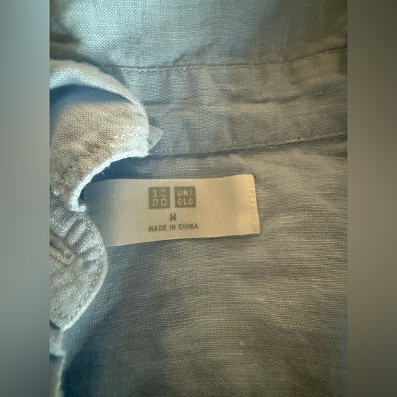 Uniqlo 100% linen button up Size M - Picture 2 of 4